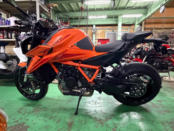 2024 KTM 1390 Super Duke R Evo, оранжевый, 1950000 рублей - вид 5