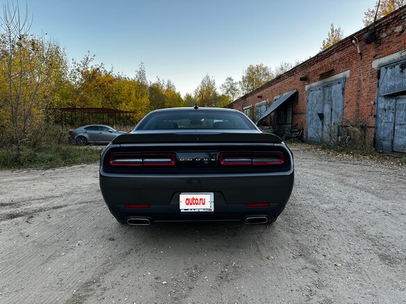 2018 Dodge Challenger III Рестайлинг 2, серый, 3500000 рублей - вид 3