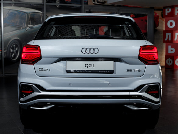 2026 Audi Q2 L 35 TFSI I Рестайлинг, серый, 4250000 рублей - вид 4