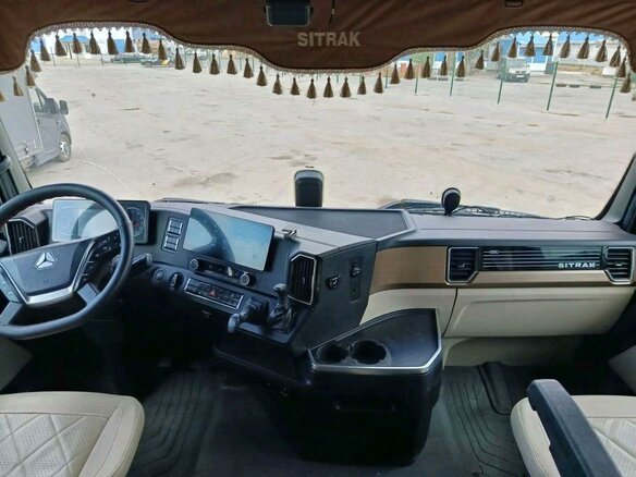 2023 Sinotruk Sitrak C7H MAX, красный, 3910000 рублей - вид 4