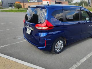 2017 Honda Freed II, синий, 1550000 рублей, вид 5