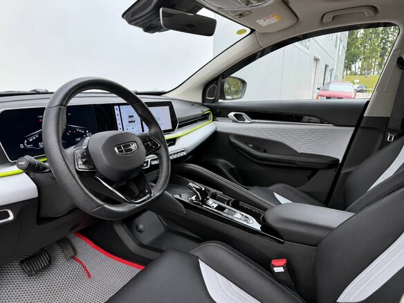 2023 Geely Coolray I Рестайлинг, красный, 2180000 рублей - вид 8