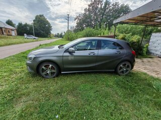 2013 Mercedes-Benz A-Класс 180 III (W176), серый, 1550000 рублей, вид 4