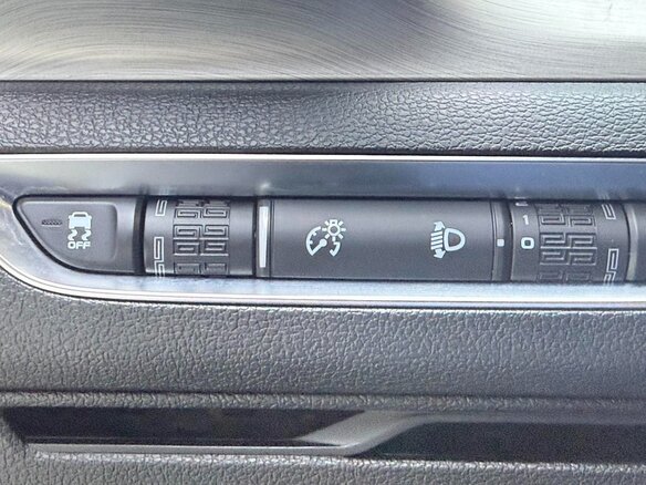 2023 Geely Coolray (Binyue) I, серый, 1400000 рублей - вид 16