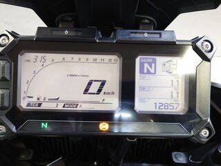 2018 Yamaha MT-09 Tracer (FJ-09), чёрный, 745000 рублей, вид 3