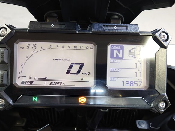 2018 Yamaha MT-09 Tracer (FJ-09), чёрный, 745000 рублей - вид 2