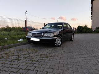 2000 Mercedes-Benz C-Класс 180 I (W202) Рестайлинг, чёрный, 410000 рублей, вид 1
