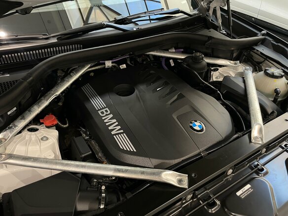 2024 BMW X6 40i III (G06) Рестайлинг, белый, 11960000 рублей - вид 31