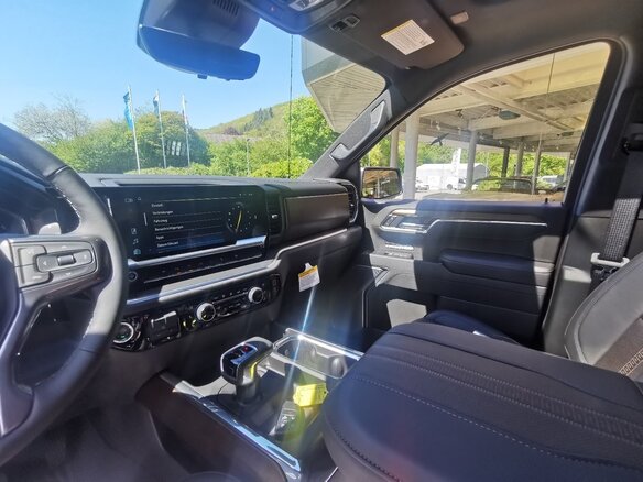 2025 Chevrolet Silverado Double Cab IV (T1XX) Рестайлинг, чёрный, 5900000 рублей - вид 6