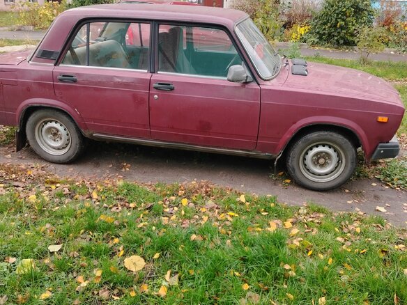 2004 Lada (ВАЗ) 2107, пурпурный, 100000 рублей - вид 1