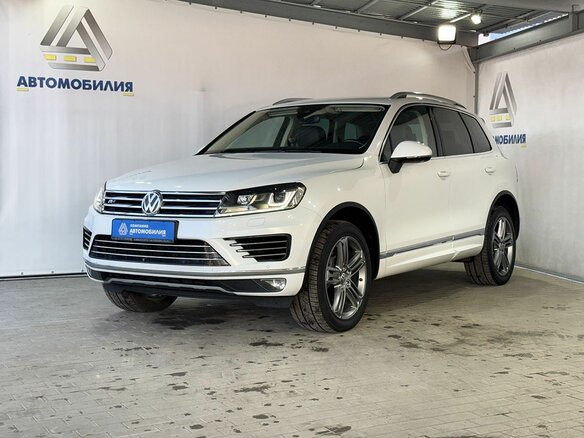 2017 Volkswagen Touareg II Рестайлинг, белый