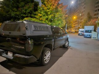 2017 Toyota Tundra CrewMax II Рестайлинг, чёрный, 6000000 рублей, вид 3