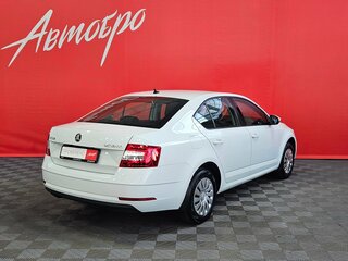 2020 Skoda Octavia III (A7) Рестайлинг, белый, 1799000 рублей, вид 5