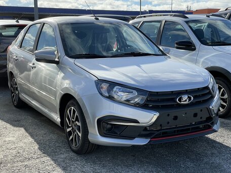 2026 Lada (ВАЗ) Granta Sportline I Рестайлинг, серебристый, 1429000 рублей, вид 3