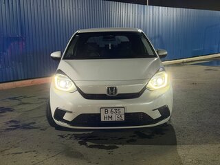 2020 Honda Fit IV, белый, 1250000 рублей, вид 2