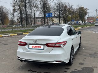 2023 Toyota Camry VIII (XV70) Рестайлинг, белый, 3200000 рублей, вид 5