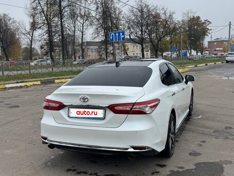 2023 Toyota Camry VIII (XV70) Рестайлинг, белый, 3150000 рублей, вид 5