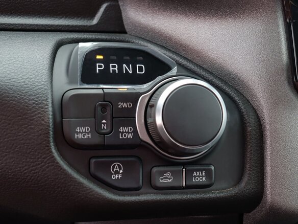 2026 Ram 1500 Crew Cab V Рестайлинг, оранжевый, 9010000 рублей - вид 23