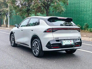 2026 Changan Qiyuan Q05 40.3 kWh II, серебристый, 1635000 рублей, вид 4