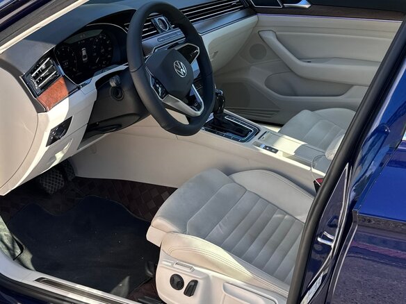 2017 Volkswagen Passat B8, синий - вид 6