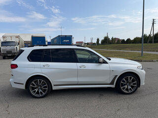 2021 BMW X7 M50d I (G07), белый, 8150000 рублей, вид 4