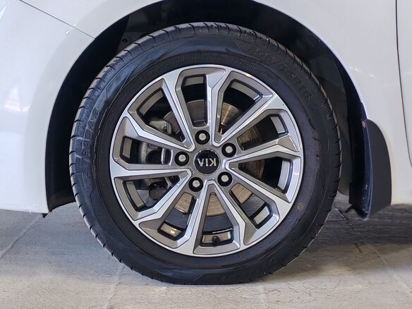 2019 Kia Cerato III Рестайлинг (Classic), белый, 1520000 рублей - вид 10
