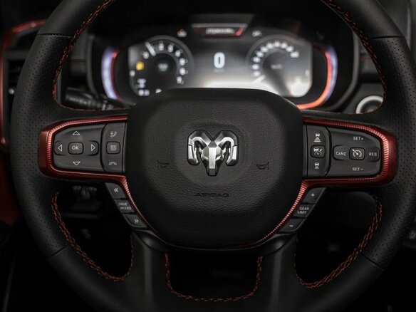2025 Ram 1500 Crew Cab V Рестайлинг, зелёный, 8490000 рублей - вид 36