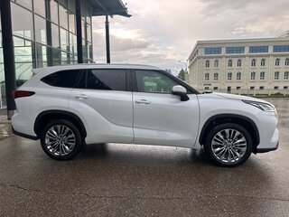 2026 Toyota Highlander IV (XU70), белый, 5465000 рублей, вид 4