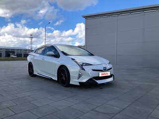 2017 Toyota Prius IV (XW50), белый, 1650000 рублей, вид 1