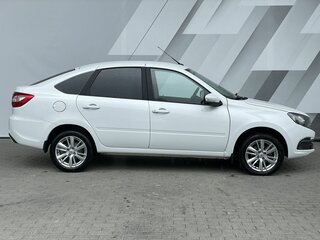 2024 Lada (ВАЗ) Granta I Рестайлинг, белый, 858000 рублей, вид 4