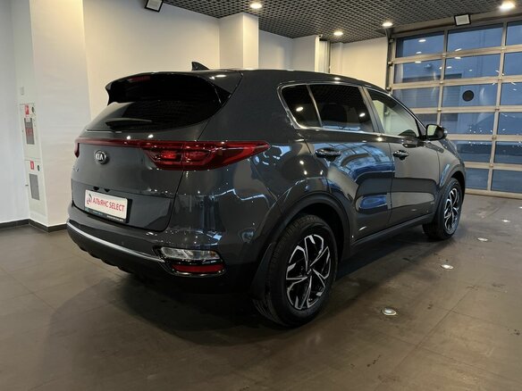 2021 Kia Sportage IV Рестайлинг, серый, 2540000 рублей - вид 2