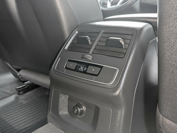 2016 Audi A4 V (B9), белый, 1779500 рублей - вид 16