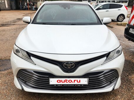 2019 Toyota Camry VIII (XV70), белый, 3100000 рублей, вид 1