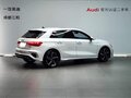 2023 Audi A3 Sportback 35 TFSI IV (8Y), белый, 1850000 рублей