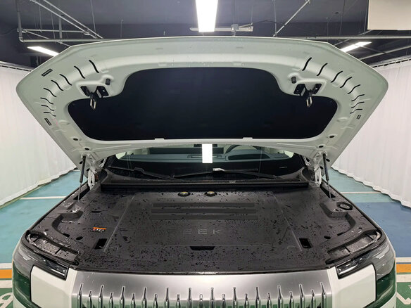 2026 Zeekr 9X 55 kWh (до 3.5 т), белый, 9800700 рублей - вид 15