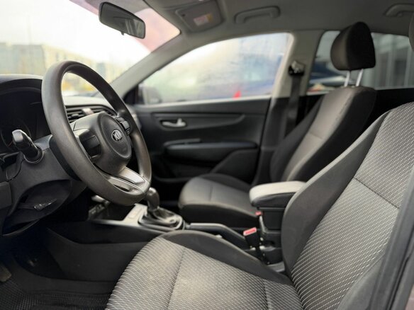 2018 Kia Rio IV, коричневый, 1065000 рублей - вид 9