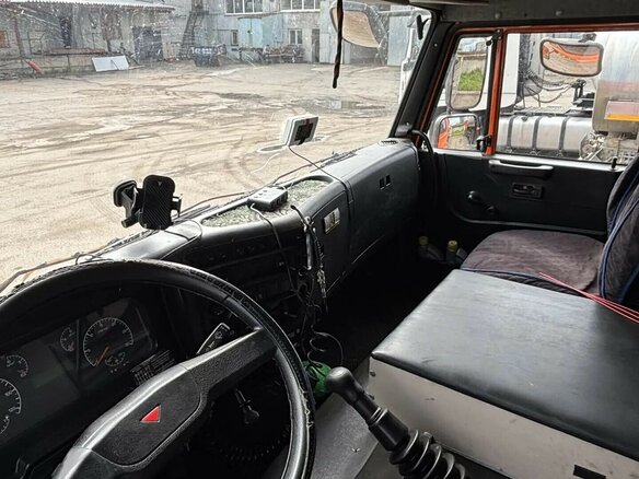 2019 КамАЗ 65115, золотистый, 1750000 рублей - вид 12