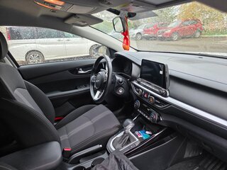 2023 Kia Cerato IV Рестайлинг, белый, 2444000 рублей, вид 5