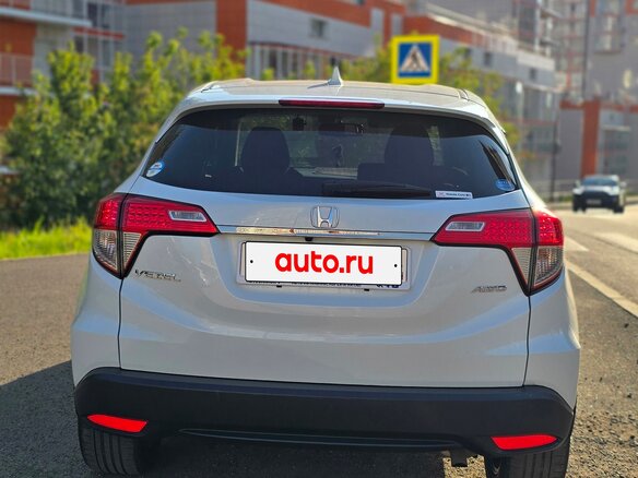 2020 Honda Vezel I Рестайлинг, белый, 2250000 рублей - вид 5