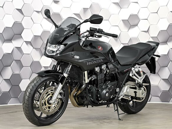2025 Honda CB 1300, чёрный, 1699000 рублей - вид 1