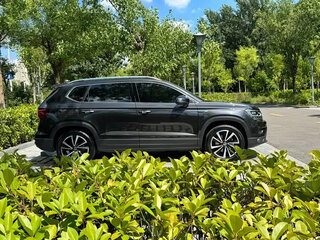 2022 Volkswagen Tharu I, чёрный, 2100000 рублей, вид 4