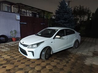 2018 Kia Rio IV, белый, 645000 рублей, вид 1