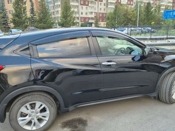 2018 Honda Vezel I Рестайлинг, чёрный, 1790000 рублей - вид 2