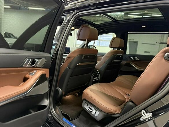 2026 BMW X7 40d I (G07) Рестайлинг, чёрный, 17270000 рублей - вид 12