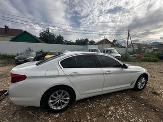 2019 BMW 5 серии 520i VII (G30/G31/G38), белый, 3290000 рублей, вид 4