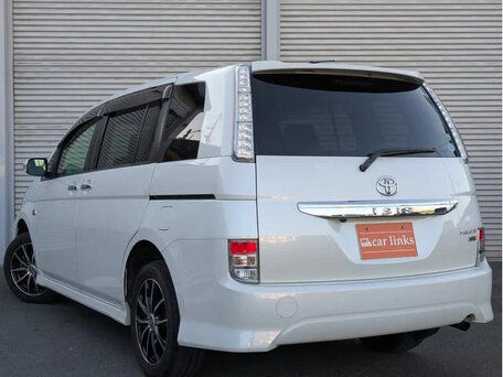2017 Toyota ISis I Рестайлинг, белый, 1520000 рублей, вид 5
