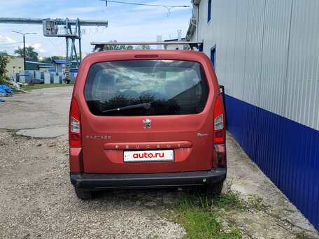 2009 Peugeot Partner II, красный, 480000 рублей, вид 2