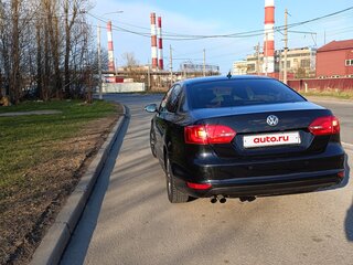 2013 Volkswagen Jetta VI, чёрный, 850000 рублей, вид 4