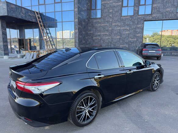 2018 Toyota Camry VIII (XV70), чёрный, 2700000 рублей - вид 12
