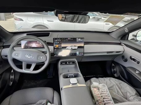 2026 Changan Qiyuan A06 28.39 kWh, серебристый, 3050000 рублей, вид 5
